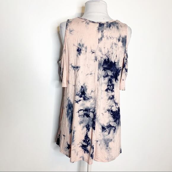 Torrid blush pink grey cold shoulder tie dye top - Picture 4 of 11